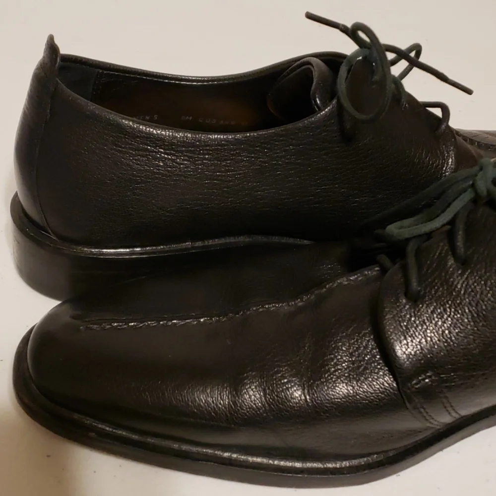 Cole haan leather square toe dress shoes laced
